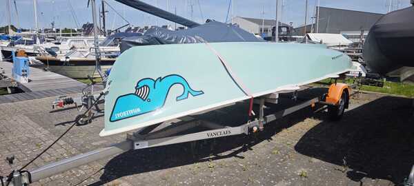 whaleboat-op-vanclaes-trailer-op-haven-oost